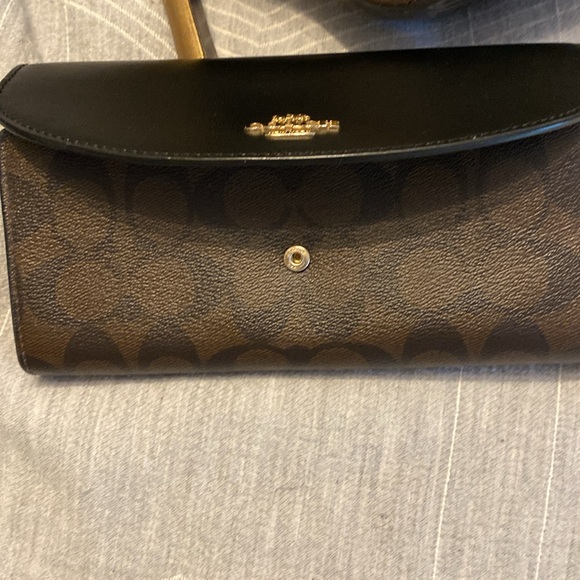 Wallet Designer By Coach Size: Medium
Regular price $76.99 - Picture 5 of 6